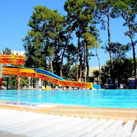 Ξενοδοχείο Meder 5*
