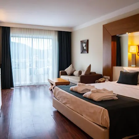 Ξενοδοχείο Meder 5*