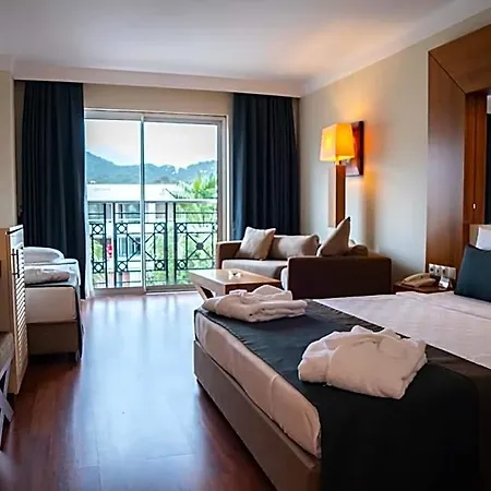 Meder Hotel 5*